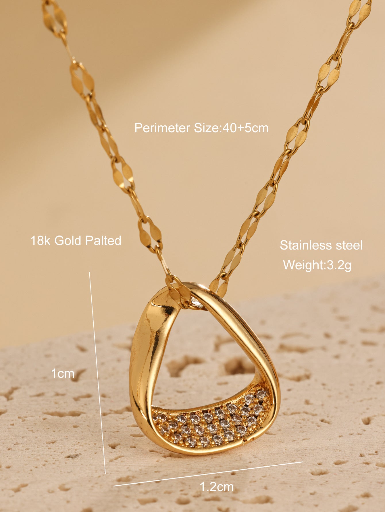 New Exquisite Triangle Necklace Made Of Stainless Steel, Simple And Versatile, Advanced Creative Geometric Accessories
