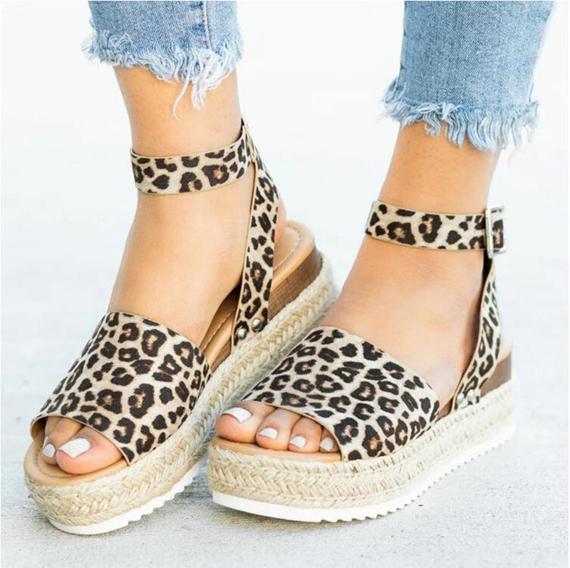 Plus Size Women's Thick Sole Leopard Print Round Toe Belt Buckle Fashion Casual Sandals