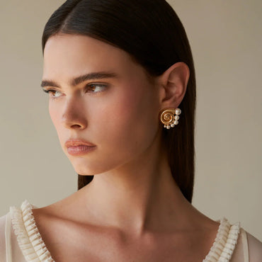 18K Gold Stainless Steel Conch Sticky Pearl Earrings