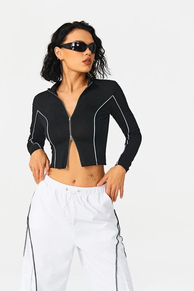 Contrasting Color Line Standing Collar Wears Knitted Shirts