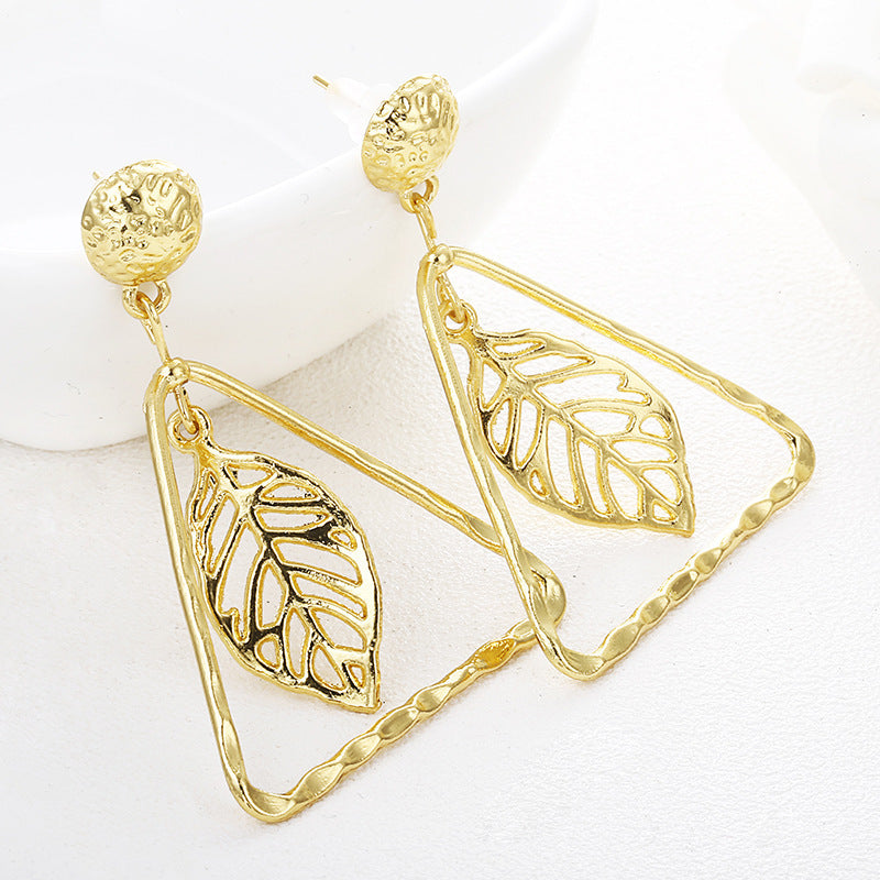 Simple Temperament Leaf Drop Earrings
