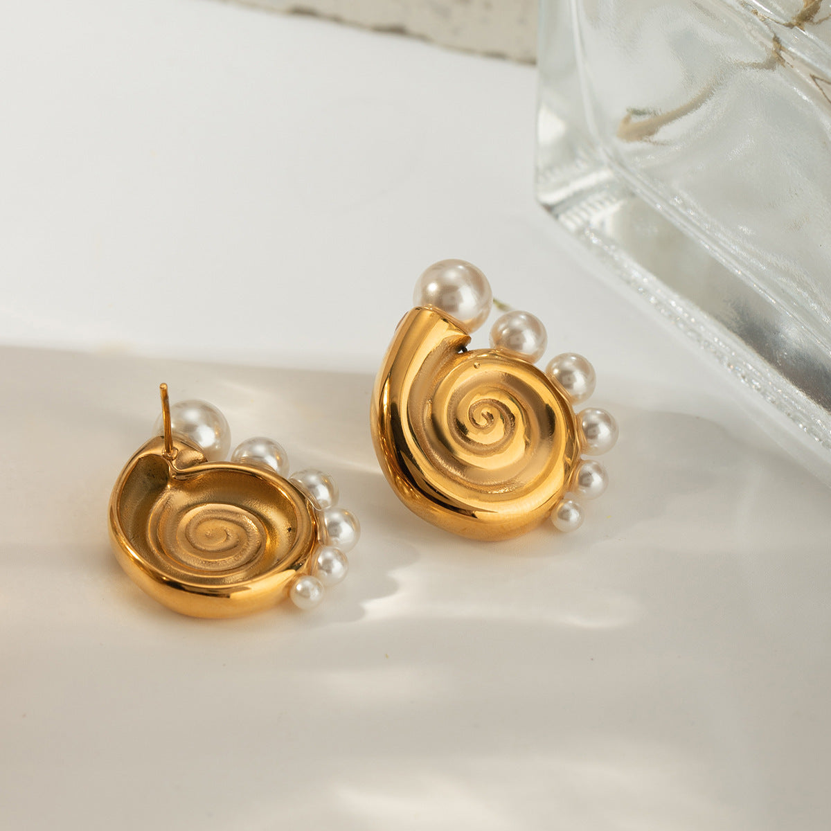 18K Gold Stainless Steel Conch Sticky Pearl Earrings