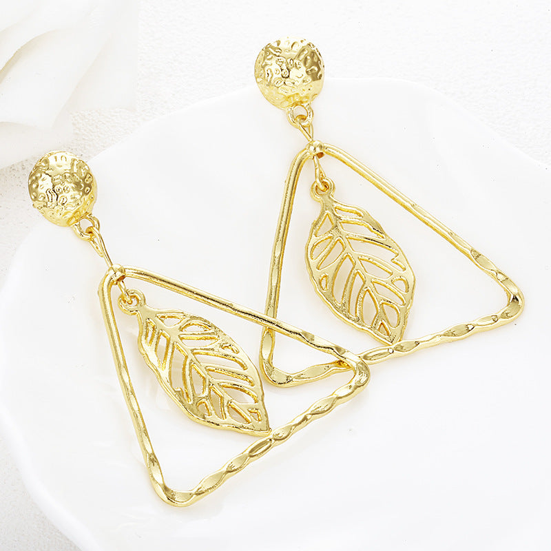 Simple Temperament Leaf Drop Earrings