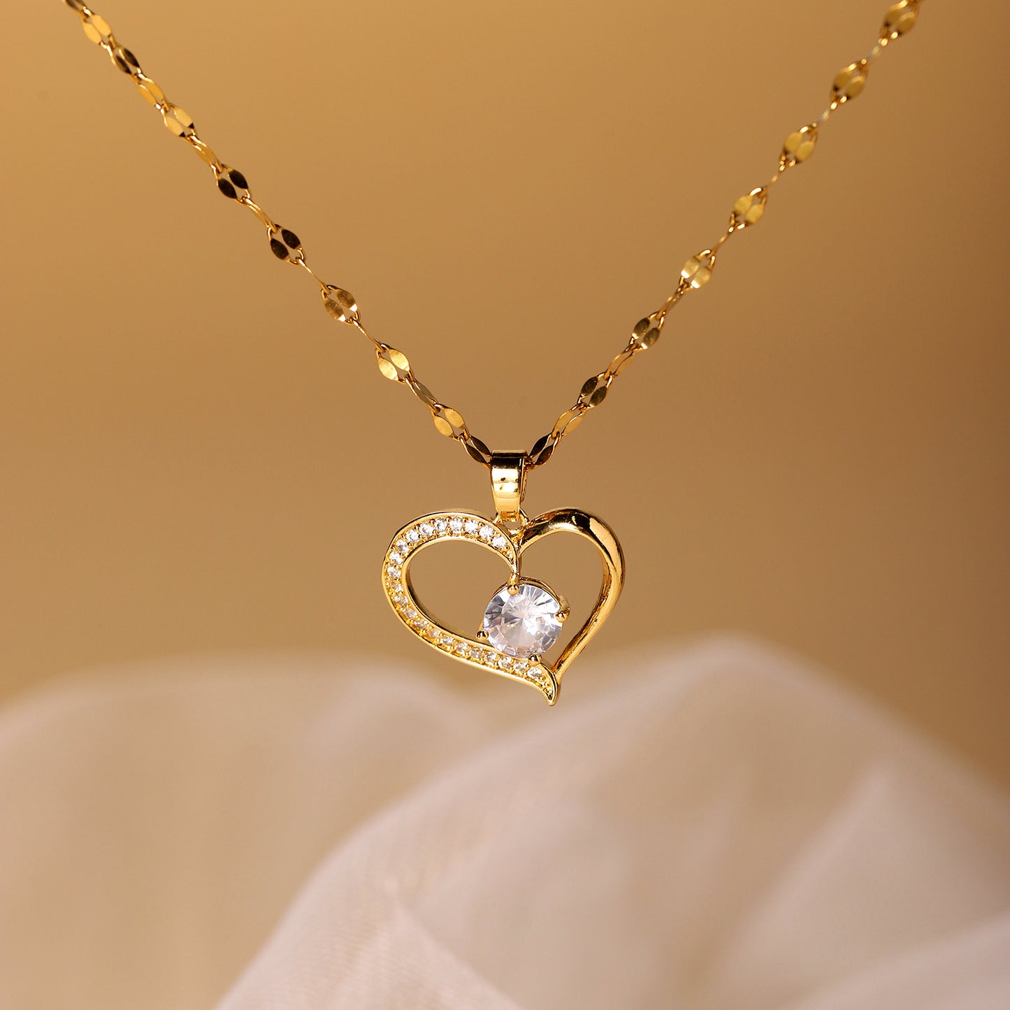 Love Heart-shaped Light Luxury Sparkling Full Diamond Temperament Necklace For Women's Versatile Collarbone Chain Stainless Steel Necklace
