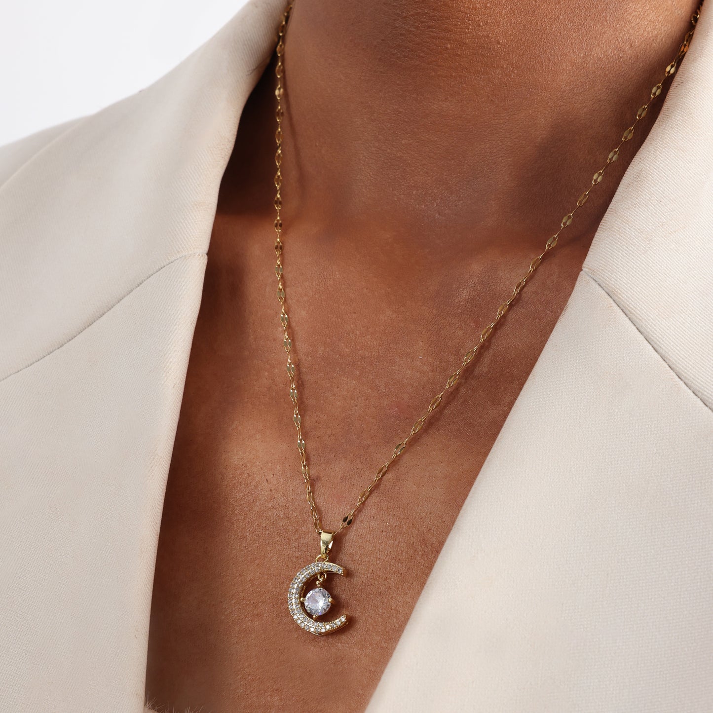 Light Luxury And Niche Moon Heart Necklace With Color Retention, Summer Collarbone Chain Design, Neck Chain, Temperament And Accessories New Product