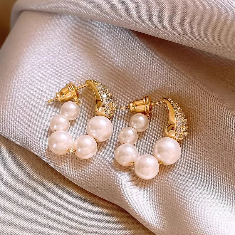 Copper Micro Inlaid Zircon Large And Small Pearls Earrings Design - Chic Angle