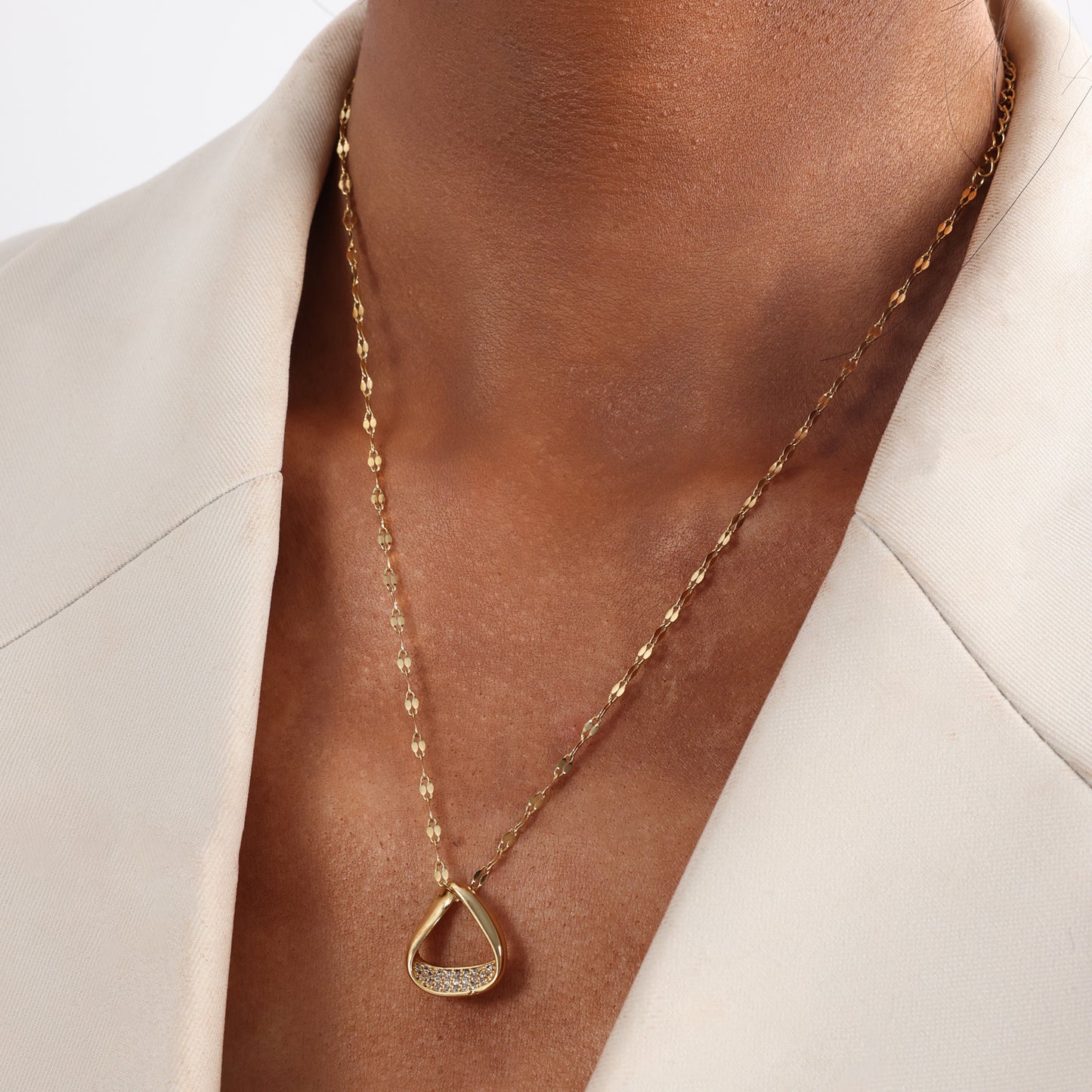 New Exquisite Triangle Necklace Made Of Stainless Steel, Simple And Versatile, Advanced Creative Geometric Accessories