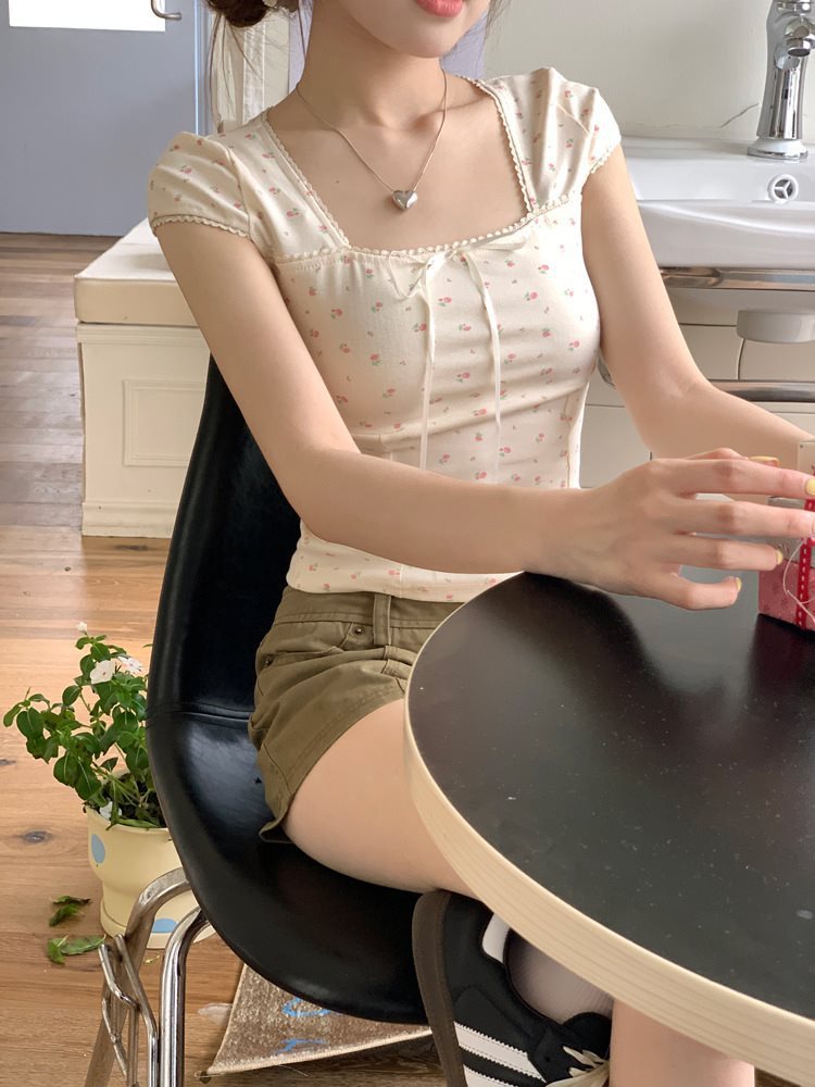Women's Summer Slim Fit Niche Chic Square Collar Short Sleeve T-shirt Top - Chic Angle