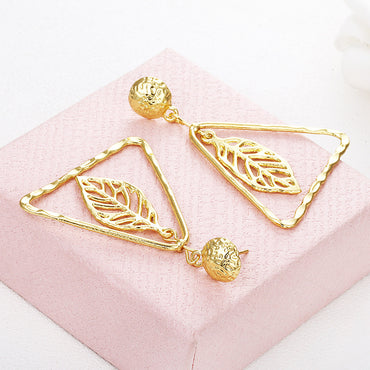 Simple Temperament Leaf Drop Earrings