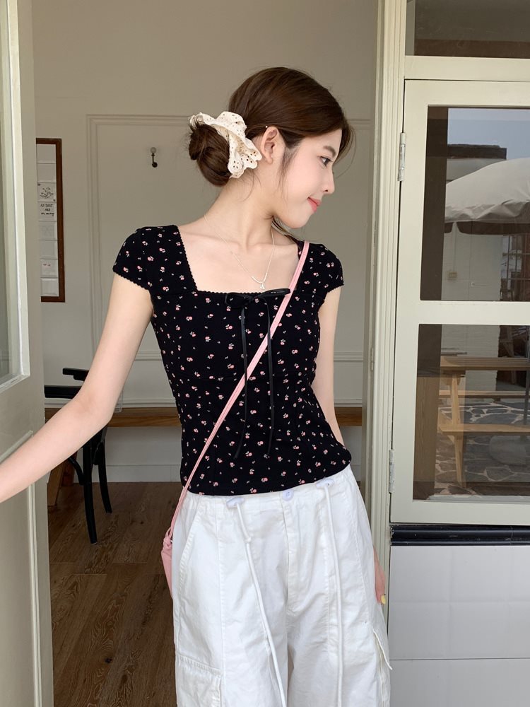 Women's Summer Slim Fit Niche Chic Square Collar Short Sleeve T-shirt Top - Chic Angle