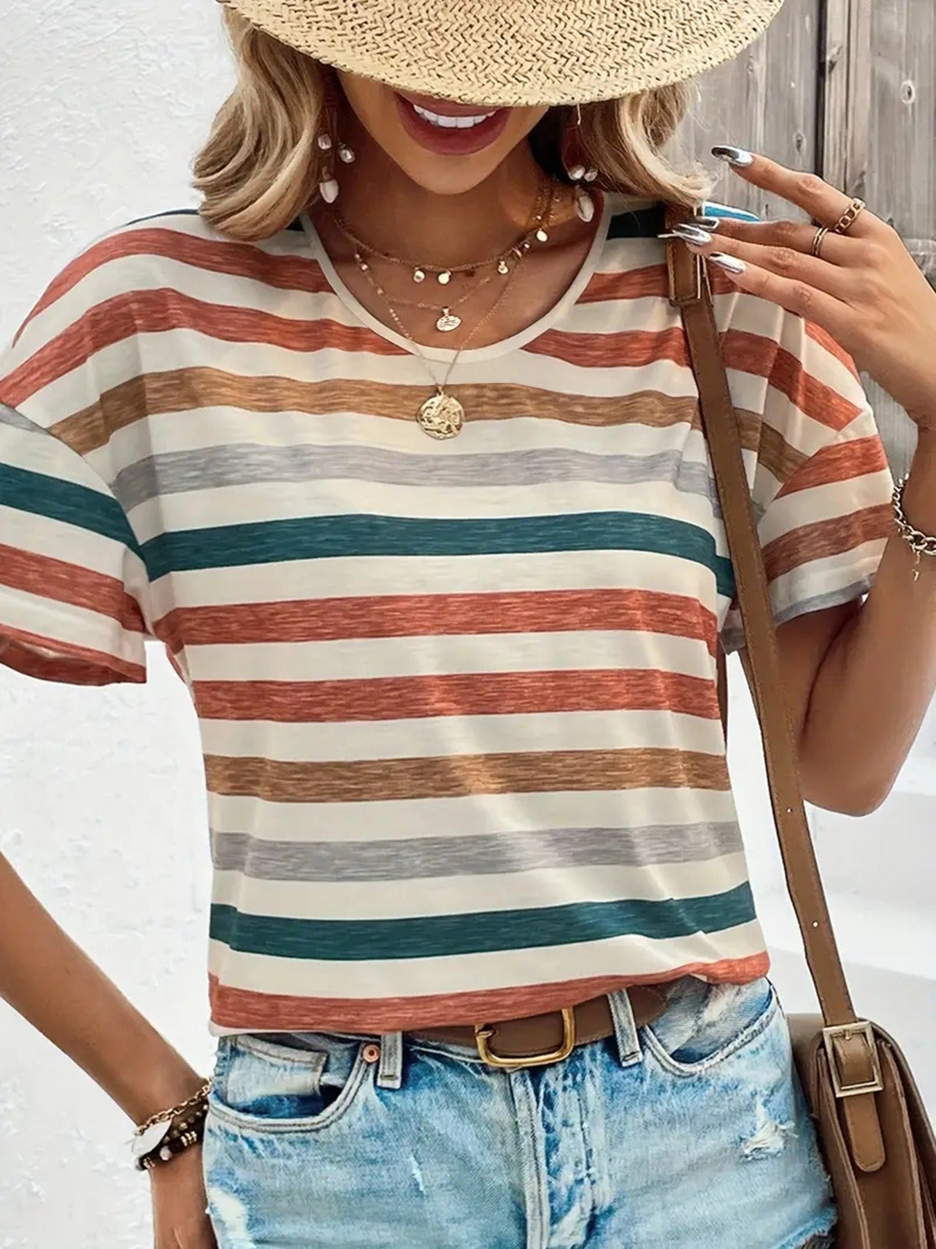 Women's Striped Fashionable Round Neck Short Sleeved T-shirt - Chic Angle