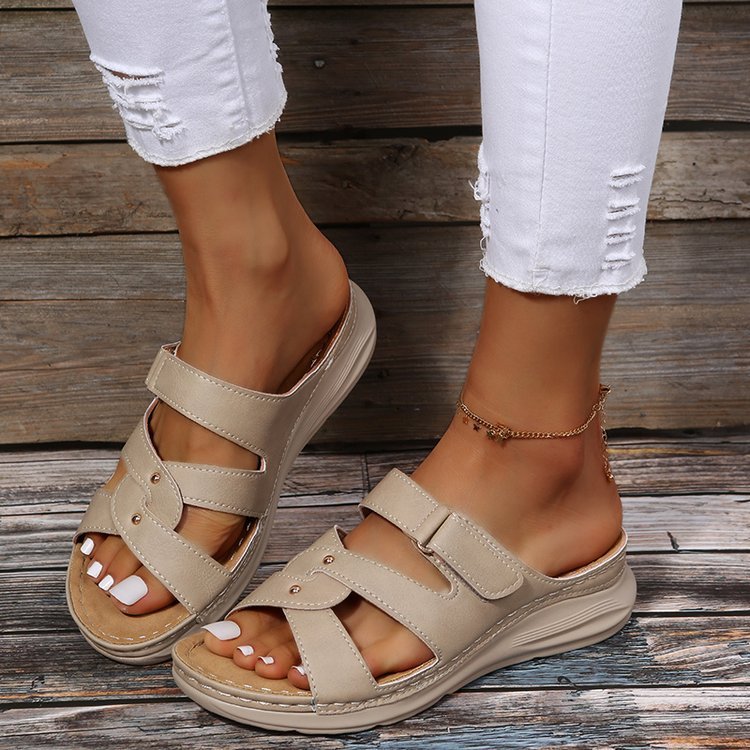 European And Beautiful Car Stitching Casual Lightweight Wedge Heel Platform Buckle Sandals