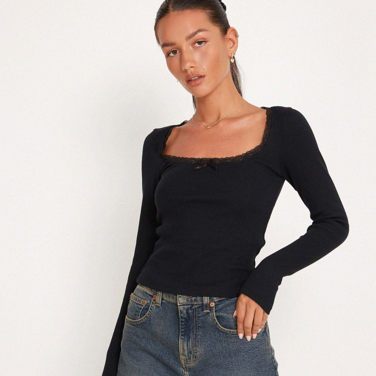 Women's Fashion U Collar Small Lace Knitted Bottoming Shirt - Chic Angle