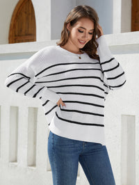 Ladies' Fashionable Long Sleeved Round Neck Knitted Sweater