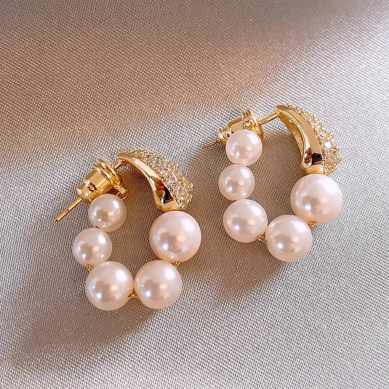Copper Micro Inlaid Zircon Large And Small Pearls Earrings Design - Chic Angle