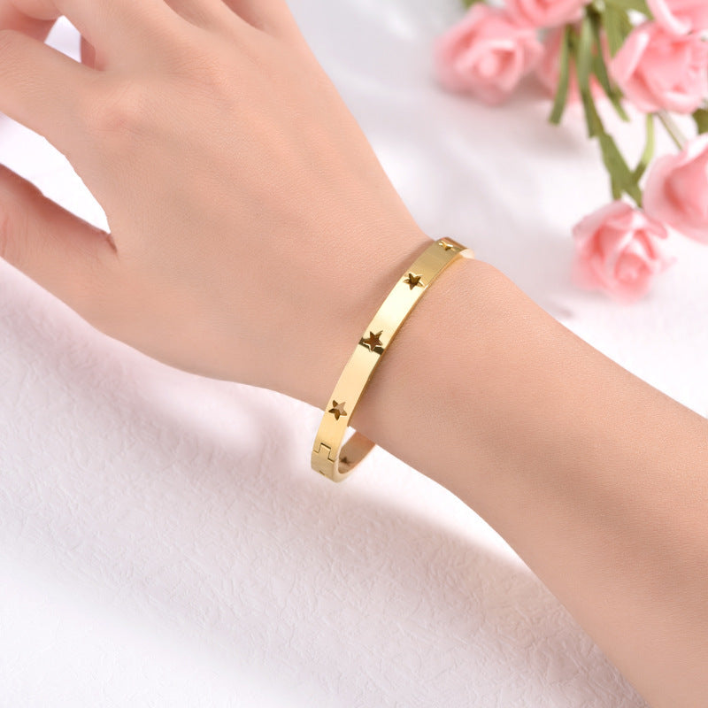 Fashion Men's And Women's Hollow Pentagram Bracelet Titanium Steel - Chic Angle