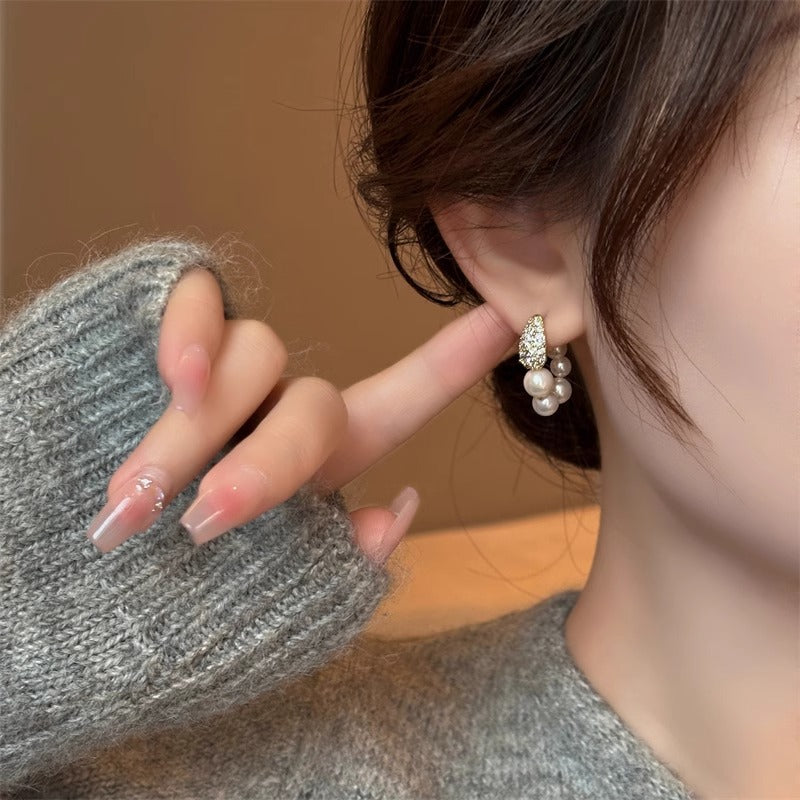 Copper Micro Inlaid Zircon Large And Small Pearls Earrings Design - Chic Angle