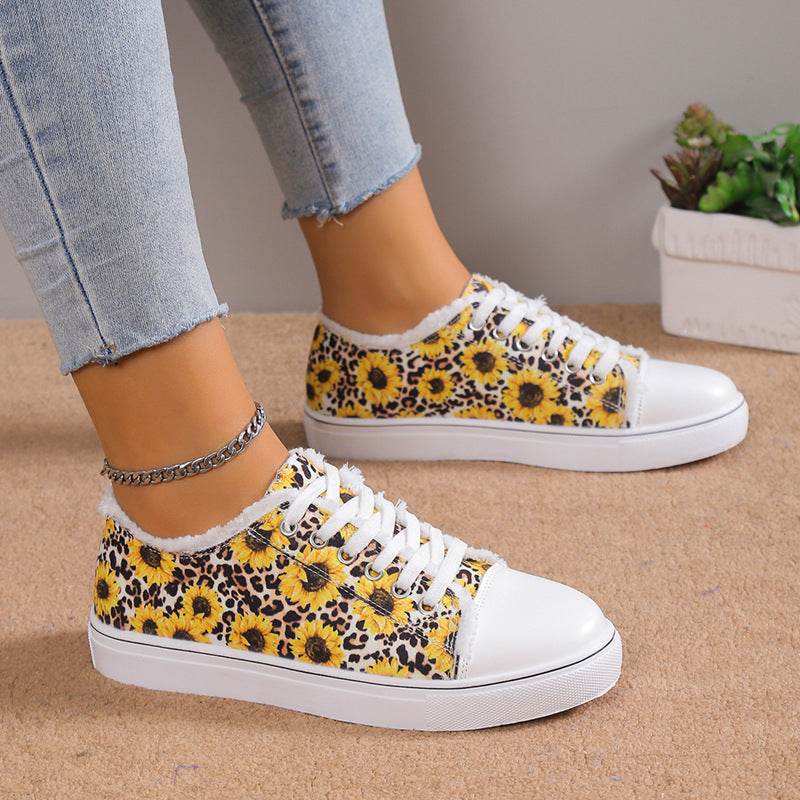 Versatile Flat Bottomed Student Lace Up Canvas Shoes - Chic Angle