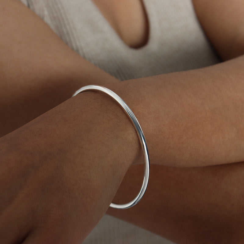 Women's French Colorless Retro Plain Ring Bracelet - Chic Angle